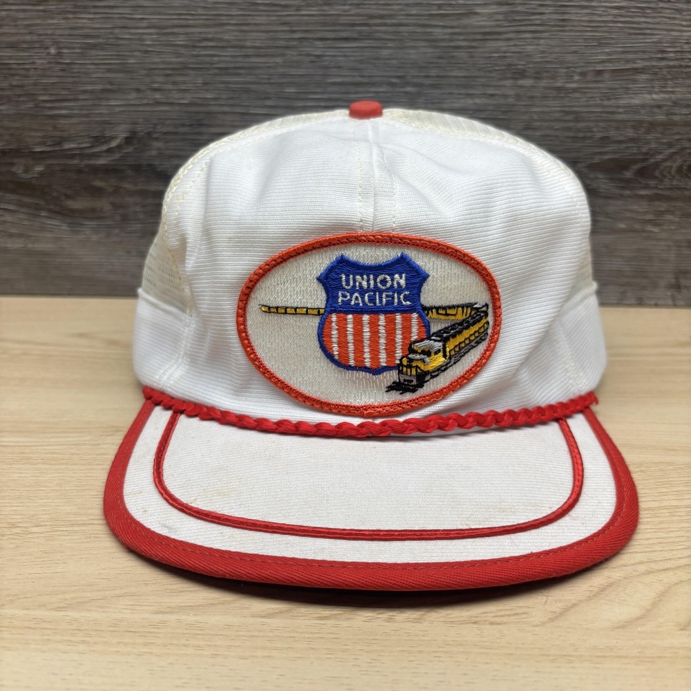 Vintage Union Pacific Railroad Trucker Hat Snapback Mesh USA One Size Red White